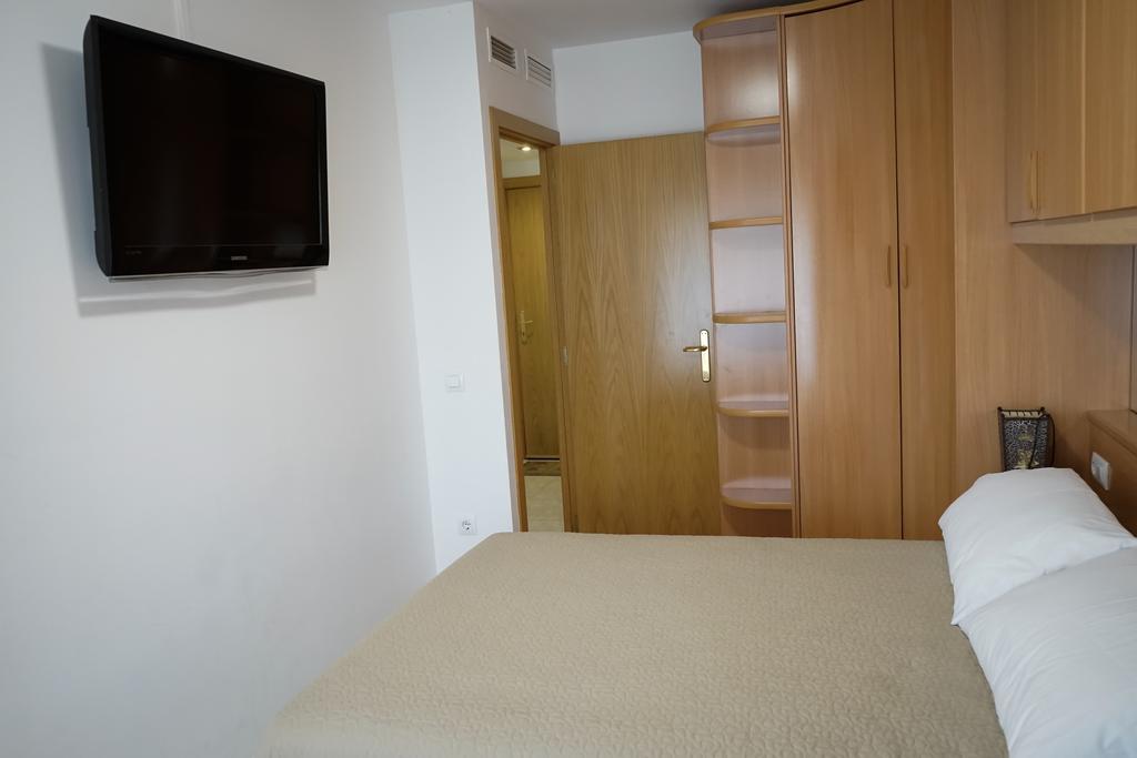 Apartamento Port Marino 坎布里尔斯 外观 照片