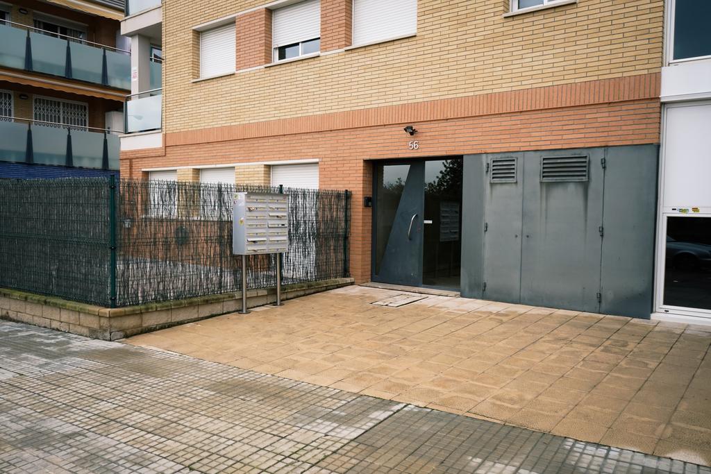 Apartamento Port Marino 坎布里尔斯 外观 照片